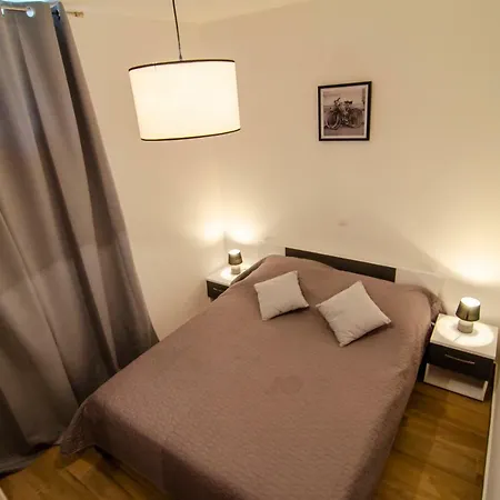 Sara 2 Apartamento Bol