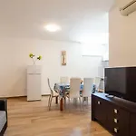 Sara 2 * Bol