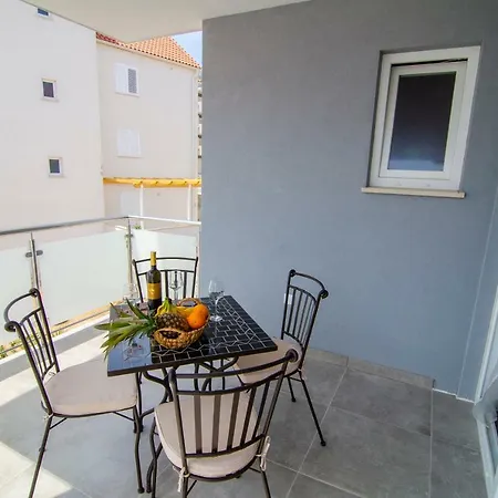 Sara 2 Appartement *