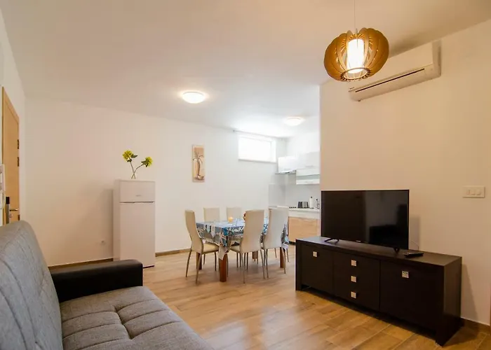 Апартаменты Sara 2 *