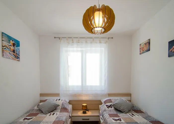 Sara 2 Апартаменты Бол