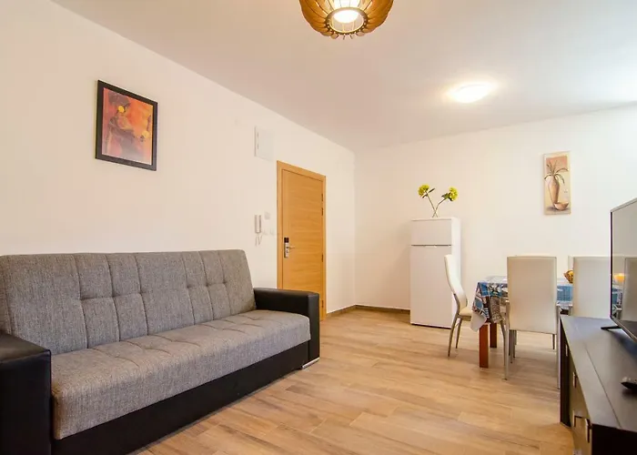 Sara 2 Апартаменты Бол