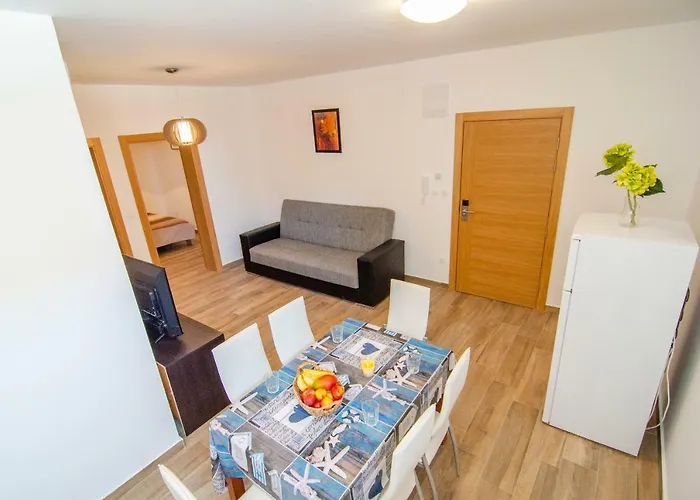 Sara 2 Апартаменты Бол