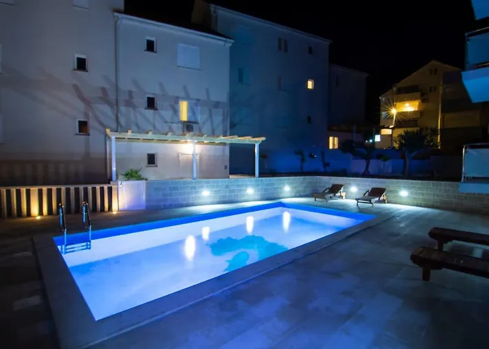 Апартаменты Sara 2 Бол