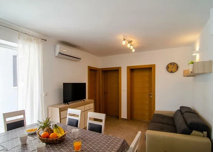 Апартаменты Sara 2 Бол