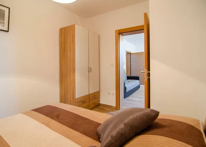 Sara 2 Апартаменты Бол