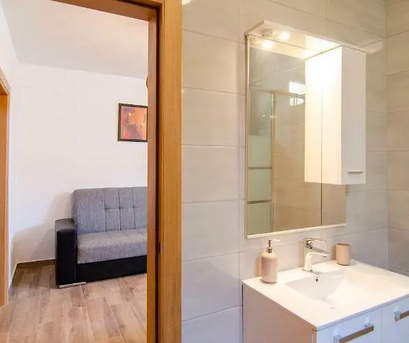 Апартаменты Sara 2 *